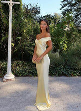 Load image into Gallery viewer, Bridget Gown